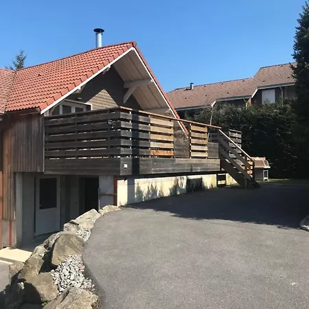 Le Grand Sapin. Maison Au Calme Proche Commerces Feriehus Gérardmer