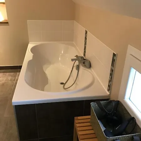 Le Grand Sapin. Maison Au Calme Proche Commerces *