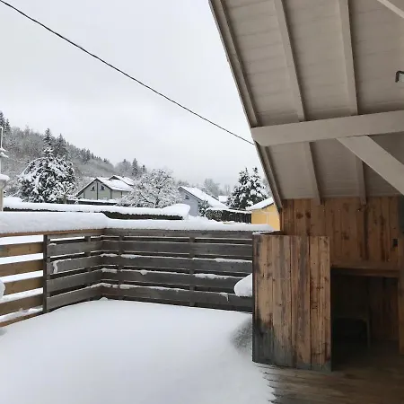Le Grand Sapin. Maison Au Calme Proche Commerces Feriehus Gérardmer