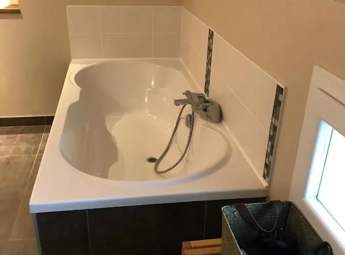 Le Grand Sapin. Maison Au Calme Proche Commerces *