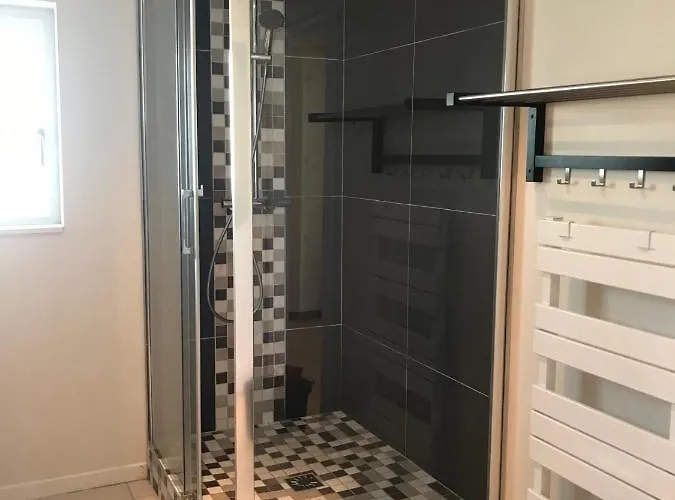 Le Grand Sapin. Maison Au Calme Proche Commerces *